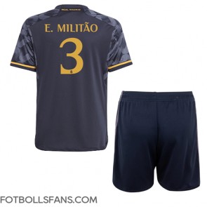 Real Madrid Eder Militao #3 Replika Bortatröja Barn 2023-24 Kortärmad (+ Korta byxor)